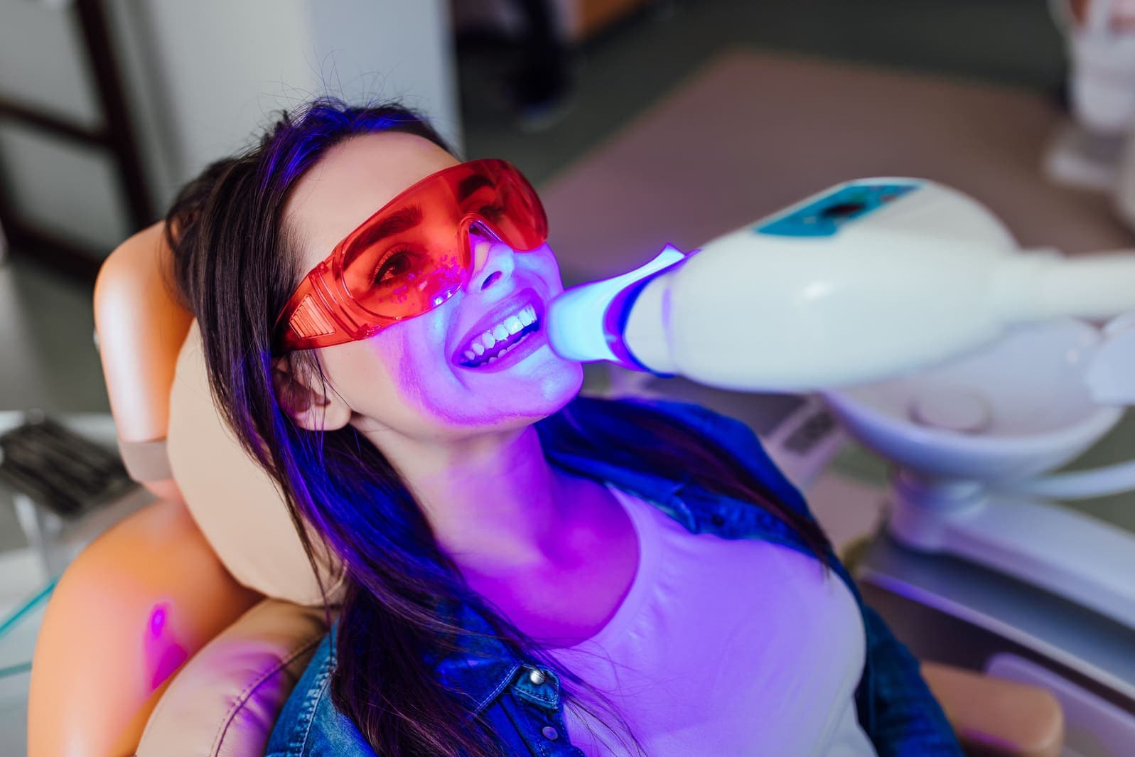 Brighten Your Smile: Professional vs DIY Whitening